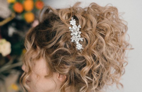 accessoire-cheveux-mariee-peigne-cristaux-swarovski-perles