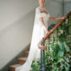 accessoire-mariee-cape-longue-epaule-brodee-cristaux-perles