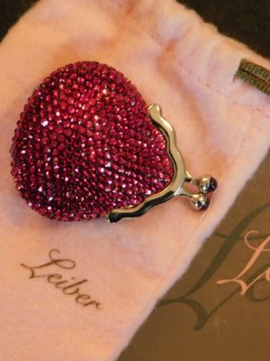 porte-monnaie-judith-leiber-coin-purse-crystals-ruby