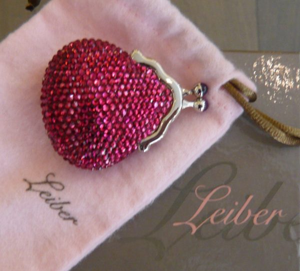 porte-monnaie-judith-leiber-coin-purse-crystals-ruby