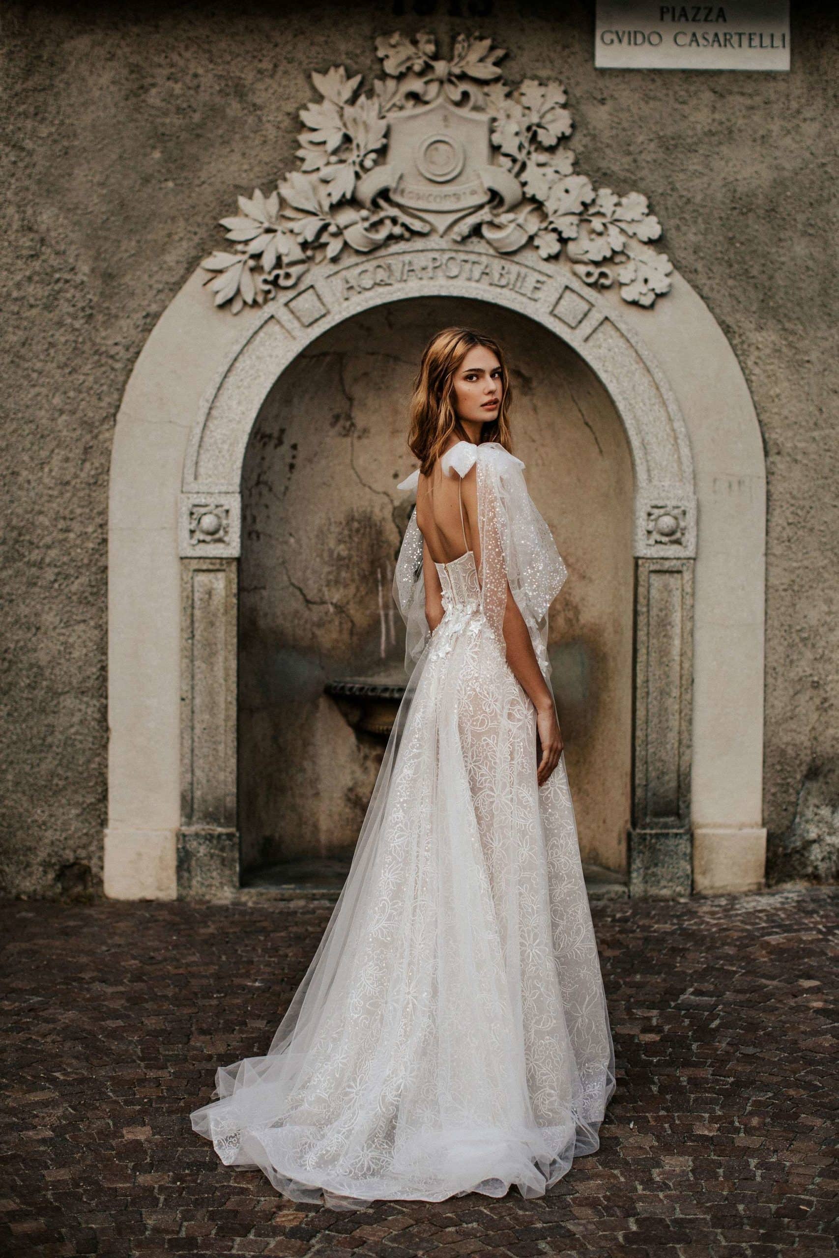 Wedding dresses samples in Paris - Metal Flaque Bridal Shop