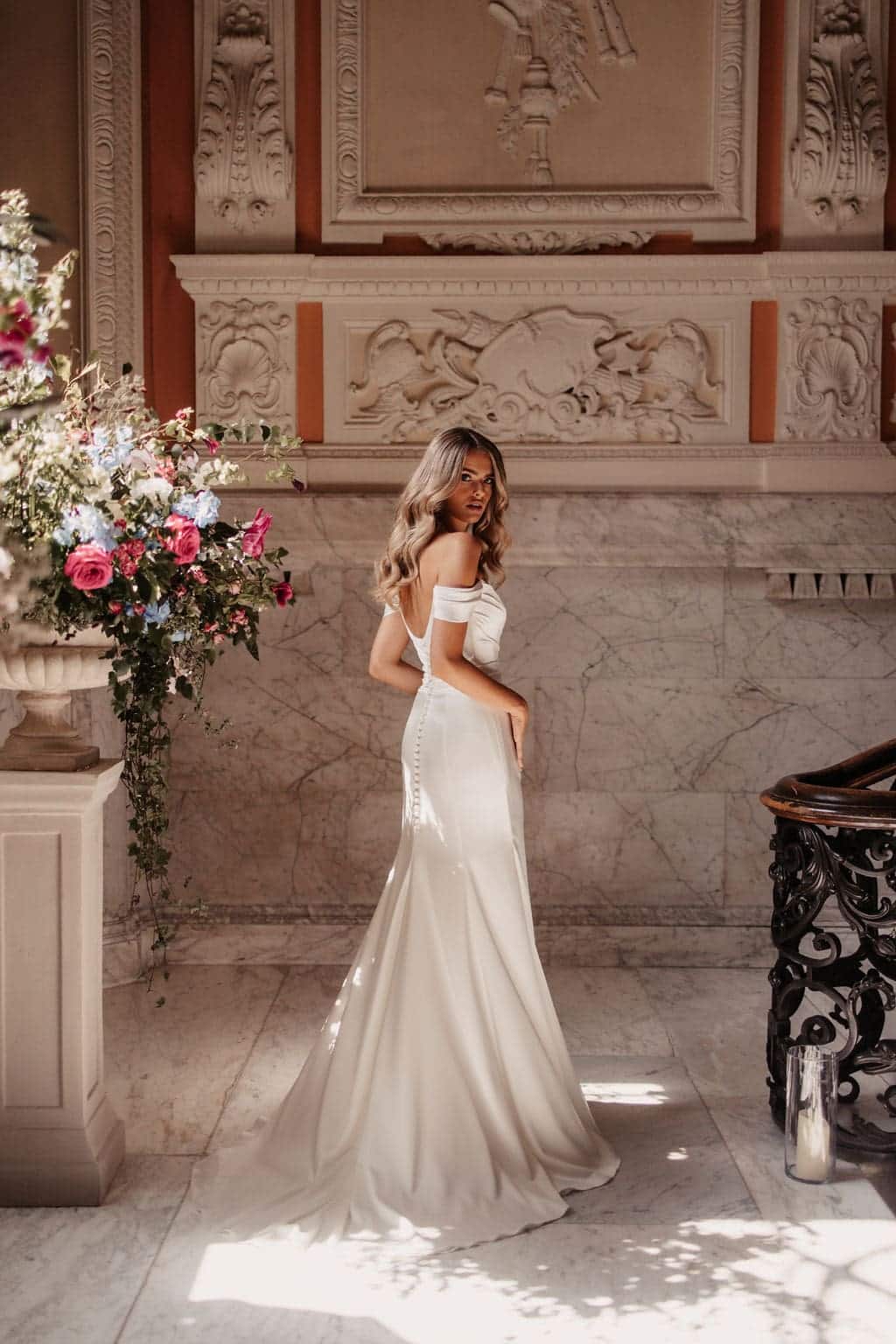 Suzanne Neville wedding dresses in Paris Metal Flaque Bridal Shop Paris